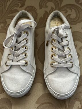 Lilly Pulitzer Women’s 7.5M Abigail Mule White Canvas Sneakers Gold Gem Grommets